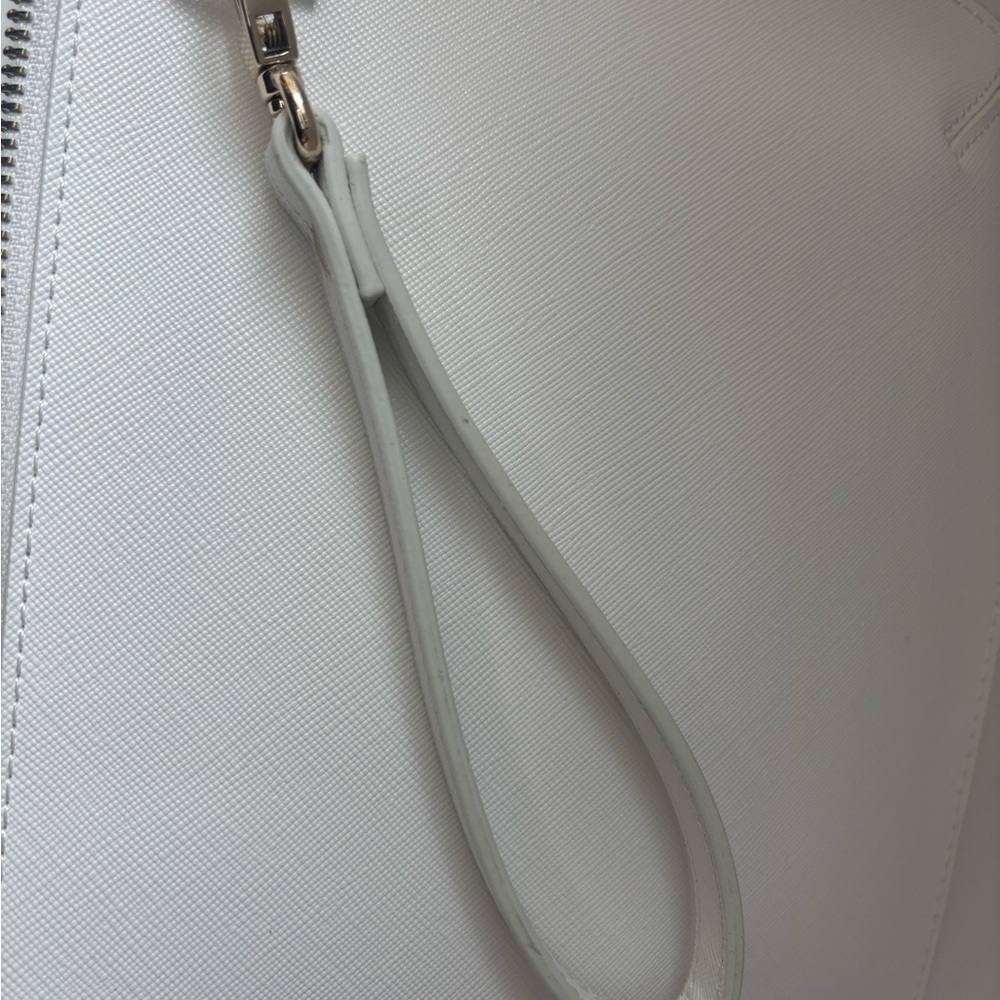 White House Black Market Floral White Clutch/wristlet with Stud Accents NWT - Picture 7 of 10